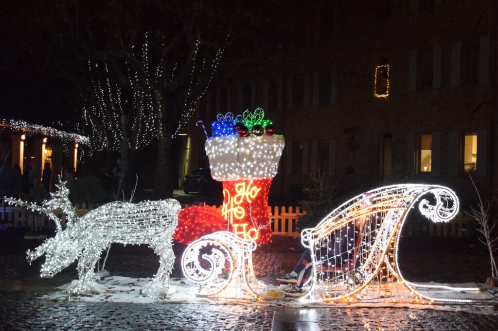 Decoration lumineux XXL arbre de noel occitanie Psb lounge